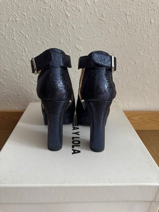 Sandalias Bimba y Lola tacón fiesta azul