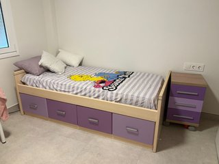 Cama juvenil con cajones y mesita