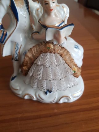 Pareja de figuras  porcelana TARRAGA