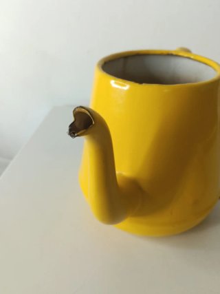 Cafetera esmaltada vintage amarilla