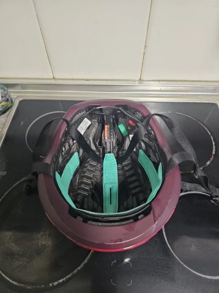 Casco de bicicleta Lazer rojo