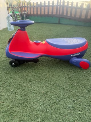 Coche eléctrico infantil 007