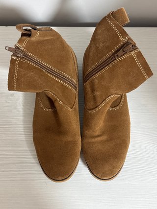 Botines ante marrón talla 35