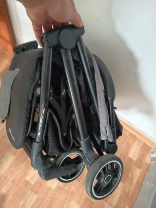 Carrito de paseo Bebeconfort plegable