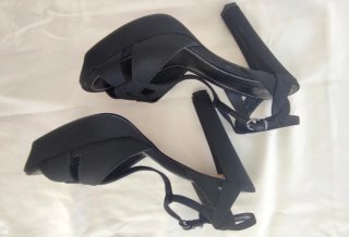Sandalias tacón Gloria Ortiz negras