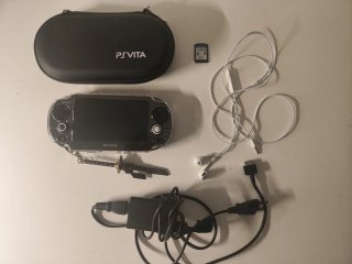 PS Vita 1000 + Fifa 13 + Accesorios