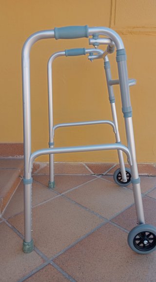 Andador aluminio plegable con ruedas