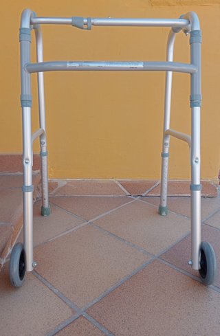 Andador aluminio plegable con ruedas