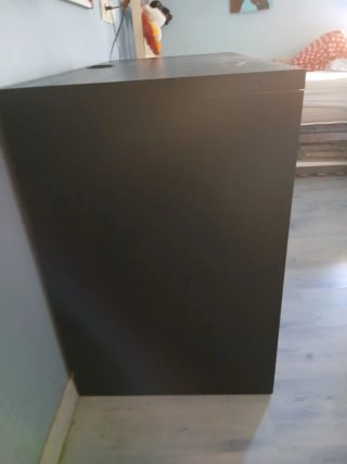 Scrivania IKEA MICKE con cassetti e armadio