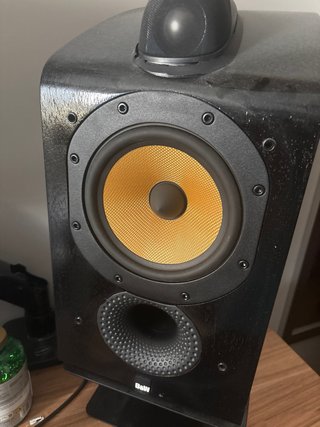 Altavoces B&W lacados negros 705 regalo pedestales
