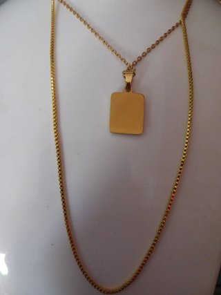 Colgante inicial A nacarado chapado 18k