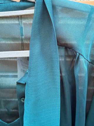 Blusa  y top fiesta Bimano manga larga lazo