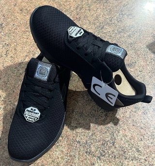 Zapatillas Skechers Negras Relaxed Fit