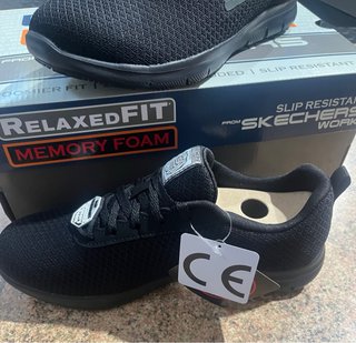 Zapatillas Skechers Negras Relaxed Fit