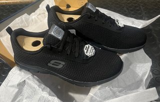 Zapatillas Skechers Negras Relaxed Fit
