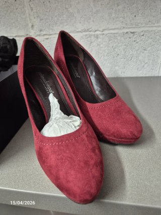 Scarpe rosse con tacco scamosciata