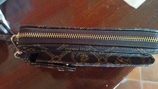 Portafoglio porta cellulare marrone con zip oro