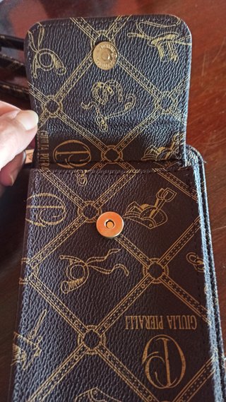 Portafoglio porta cellulare marrone con zip oro