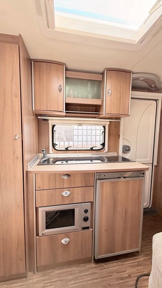 Caravana Burstner Averso 418