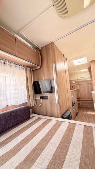 Caravana Burstner Averso 418