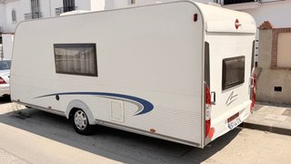 Caravana Burstner Averso 418