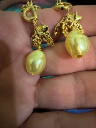 Orecchini pendenti donna DG con perle