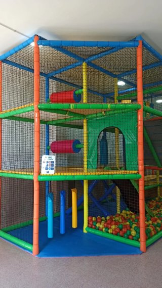 Parque infantil de bolas grande para niños
