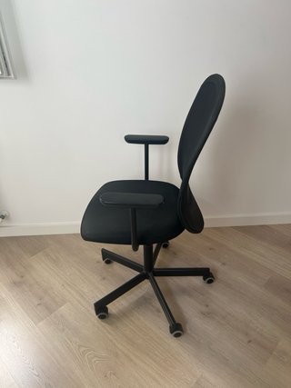 Silla de oficina negra