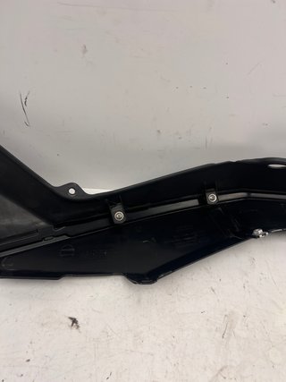 Tapa lateral KTM Duke 125