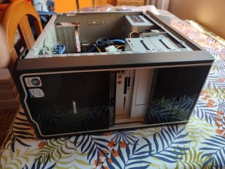 Torre Ordenador medion Negra