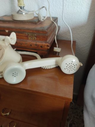 Teléfono antiguo Iskra Kranj baquelita blanco