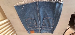 Falda vaquera Levi's. Talla 30. Usada 2/3 veces