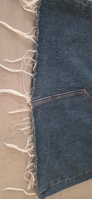 Falda vaquera Levi's. Talla 30. Usada 2/3 veces