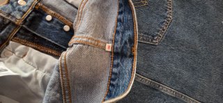 Falda vaquera Levi's. Talla 30. Usada 2/3 veces