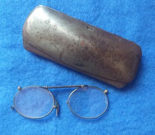 Gafas antiguas siglo XIX con estuche
