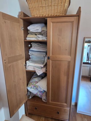 Armario de madera Ikea 2 puertas