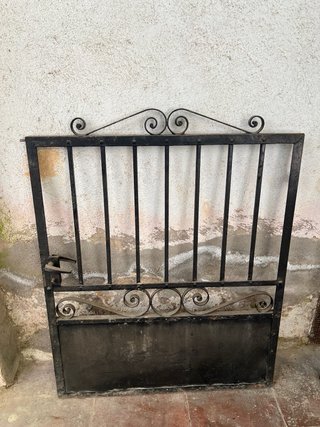 Puerta Hierro Forjado Antigua con dos partes