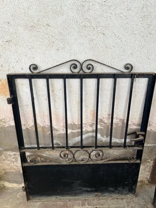 Puerta Hierro Forjado Antigua con dos partes