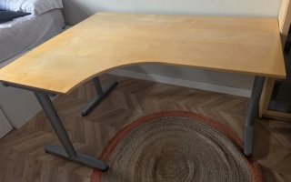 Tavolo da ufficio in legno e metallo