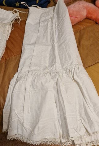 Ropa antigua blanca