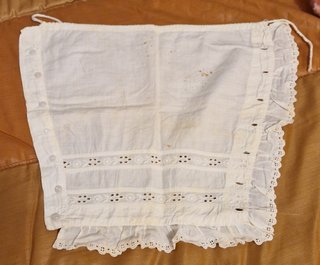 Ropa antigua blanca