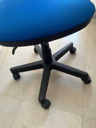 Silla de oficina ergonómica azul