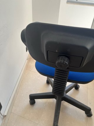 Silla de oficina ergonómica azul