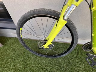 Bicicleta Híbrida Amarilla