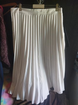 Falda blanca tablas Stradivarius