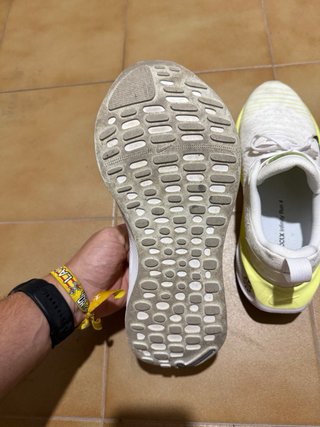 Zapatillas Nike Infinity Run 4 Blancas y Amarillas