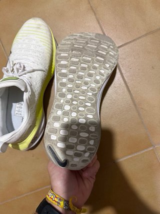Zapatillas Nike Infinity Run 4 Blancas y Amarillas