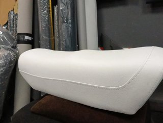 Asiento Vespino nlx de 1989con logo y con caja 3D
