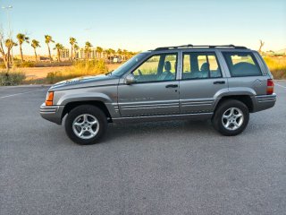 Jeep Grand Cherokee  5.9 V8