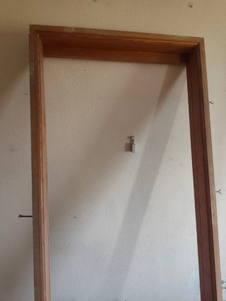 Puerta corredera madera con cristal floral